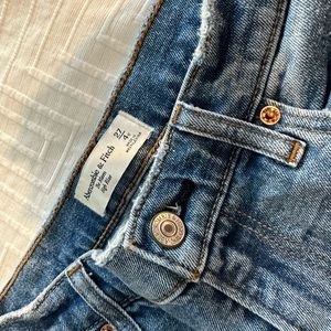 Abercrombie Mom Jean Size 27